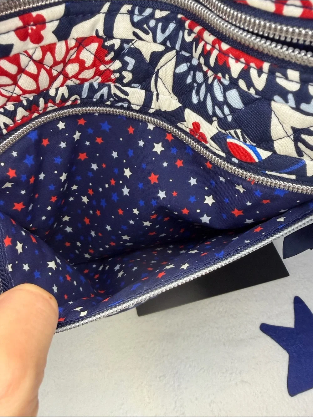 Vera Bradley Triple Zip Crossbody “Red, White, & Blossom” - Picture 4 of 6